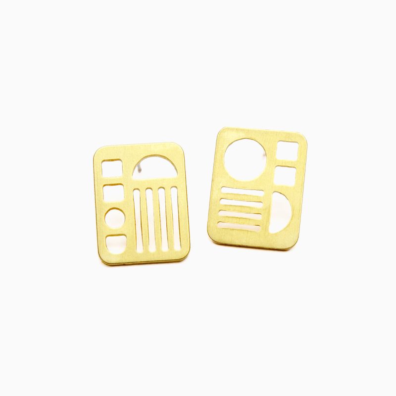 BetsyIya Sombra Studs Brass 3