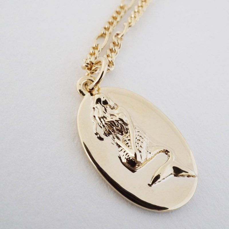 Mermaid Disc Pendant Necklace gold 3