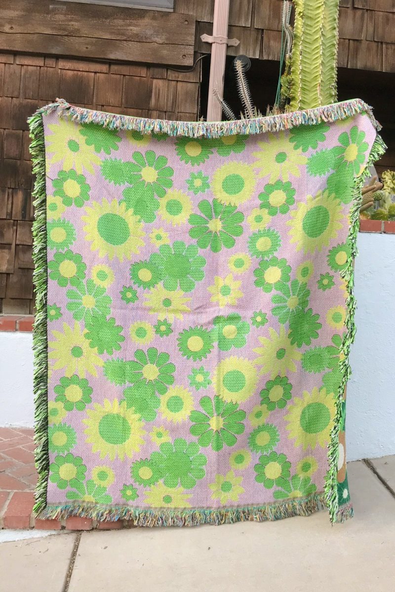 MiracleEyeGreenDaisyBlanket 3