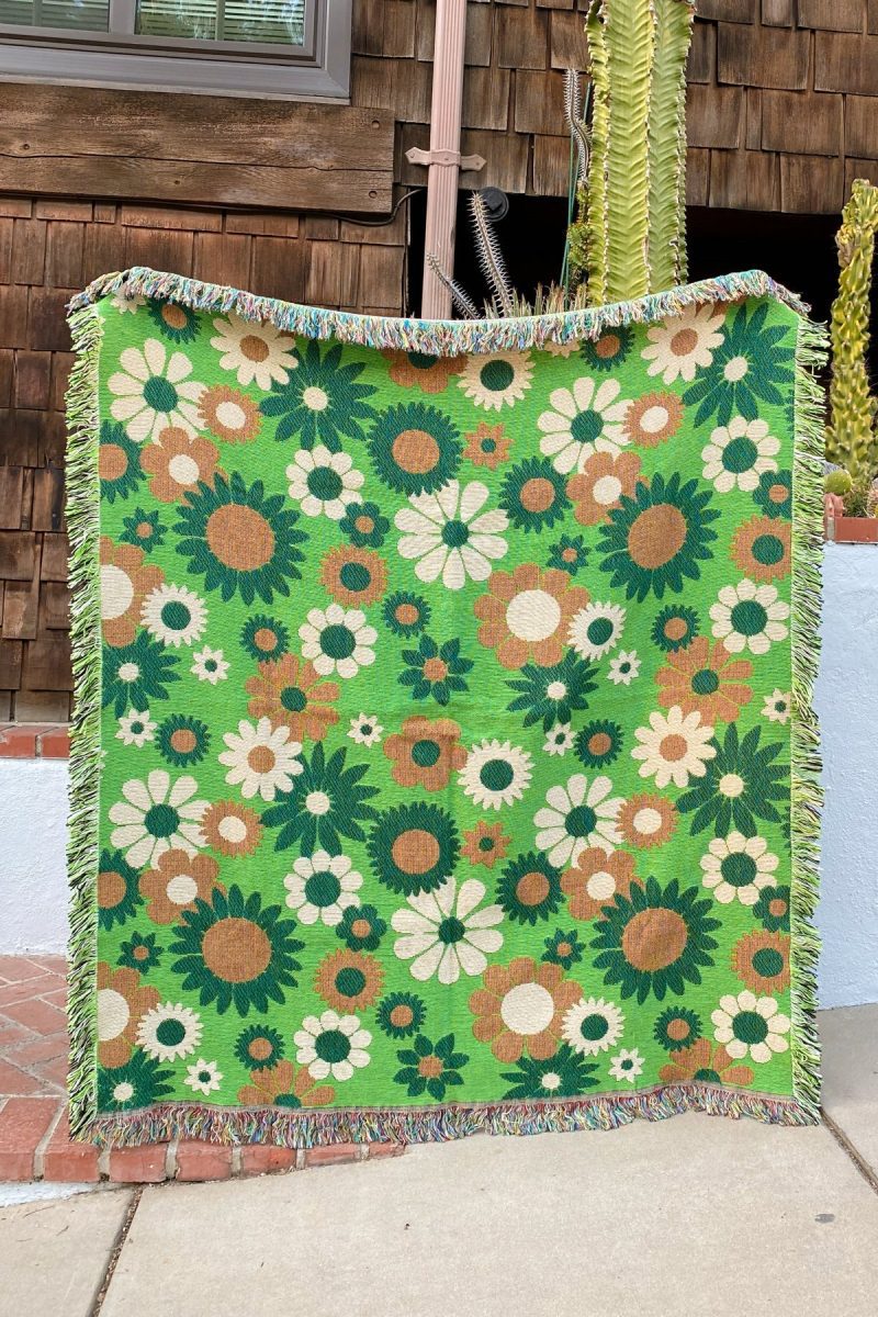 MiracleEyeGreenDaisyBlanket