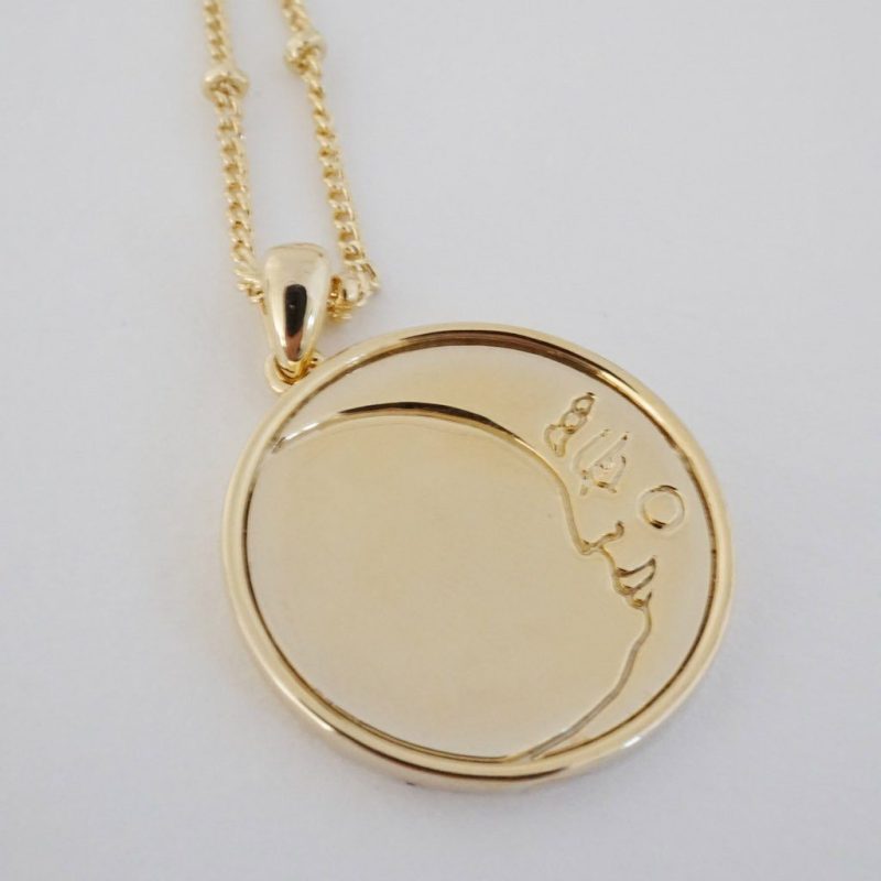 Moon Face Pendant Necklace gold 3