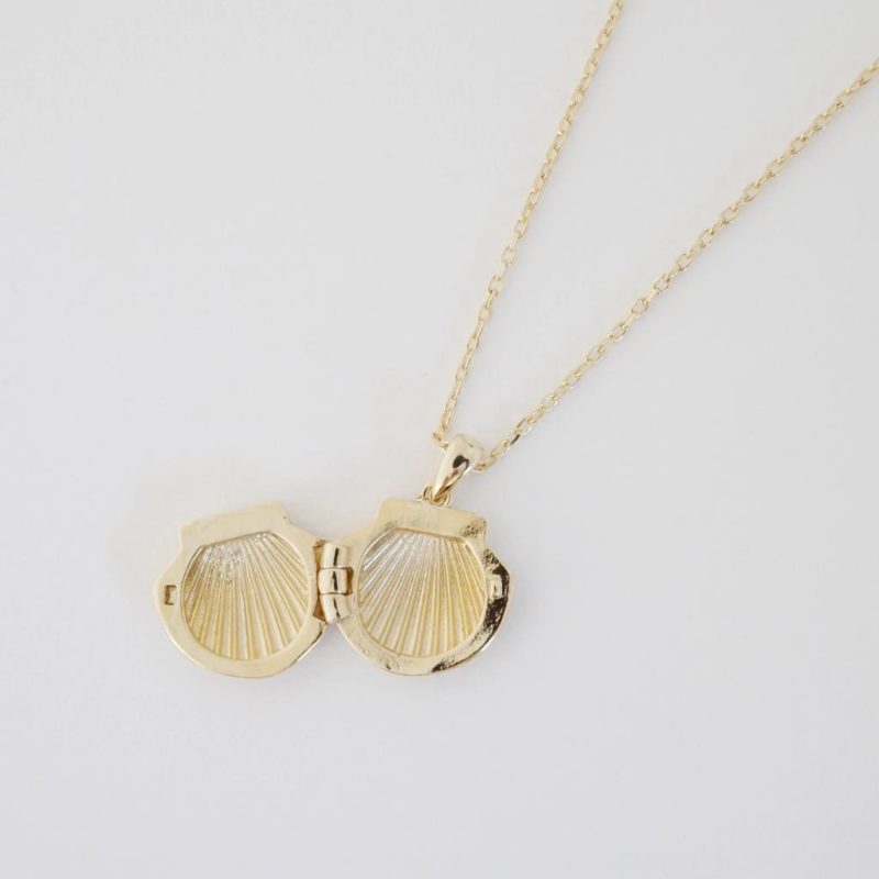 Shell Locket Necklace gold 3