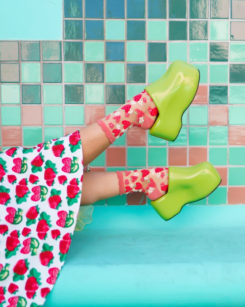 SockCandyStrawberryDaisySocksSimonMillerClogs