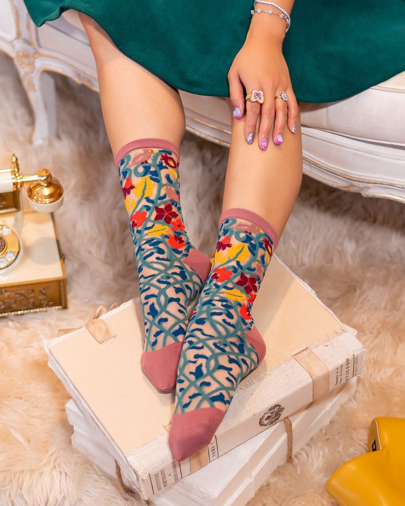 SockCandyTapestryVinesSheerCrewSockEditorial6jpg