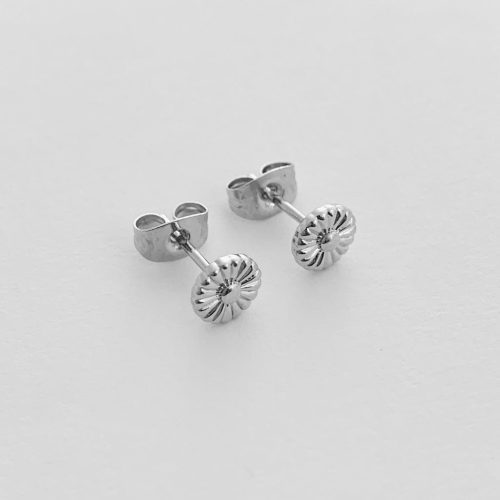 daisystudssilver2