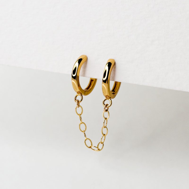 drape locking huggie earrings gold 01