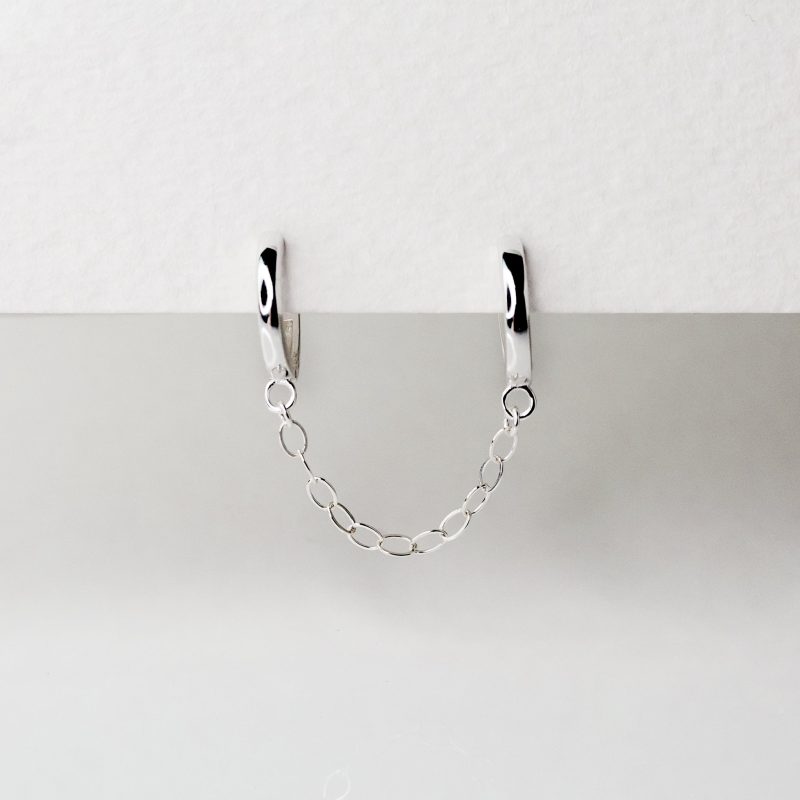 drape locking huggie earrings silver 01