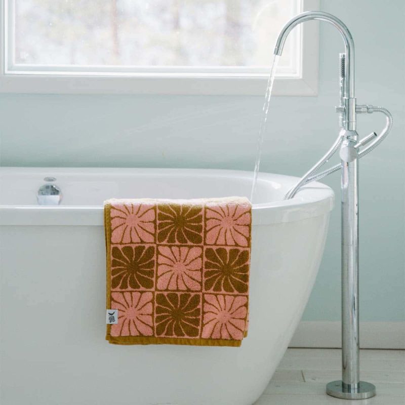 groovy flowers bath towel trek light 8