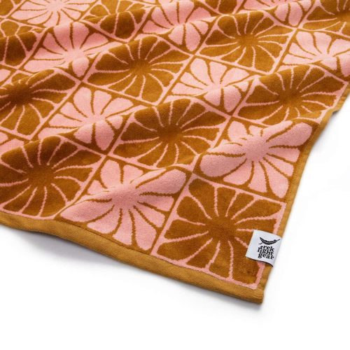 groovy flowers bath towel trek light detail