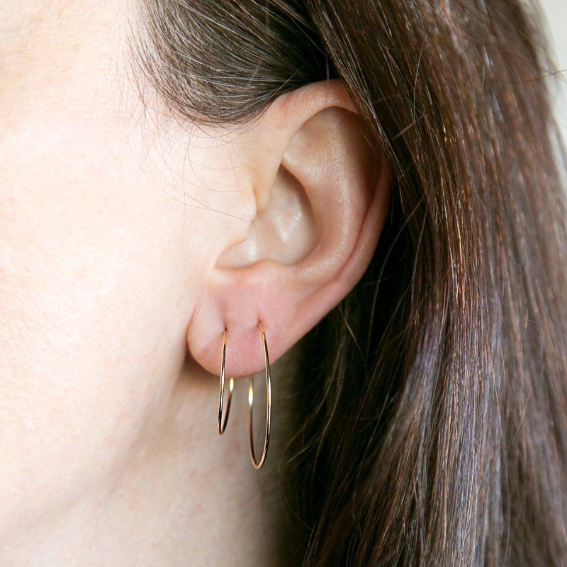 weightless earrings set gold om 2 71c2407b b1fd 4ceb 98f0 d8164d2f7c8a