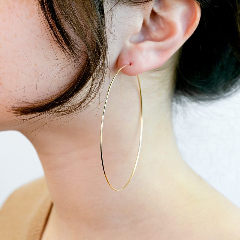 weightless large hoops gold om 1